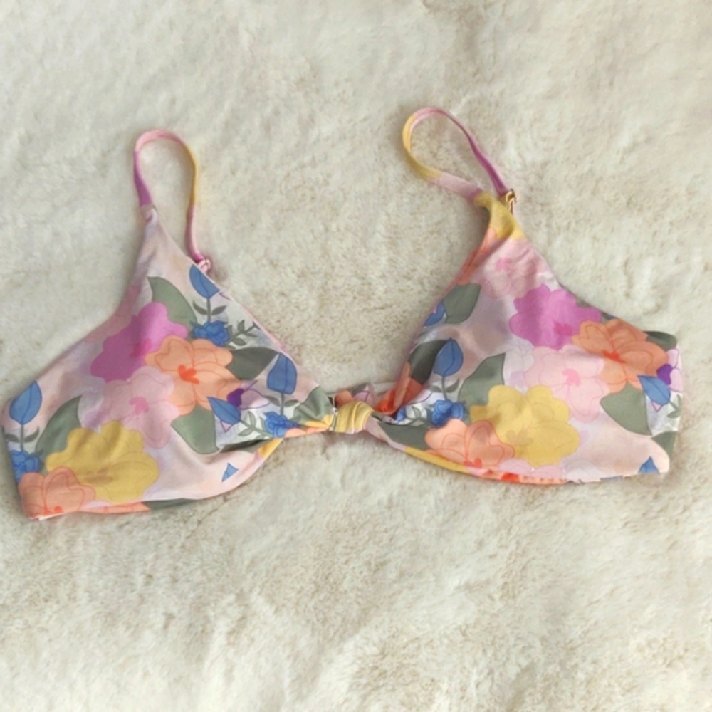 🆕 DIPPIN DAISY TOP Floral Bikini Top